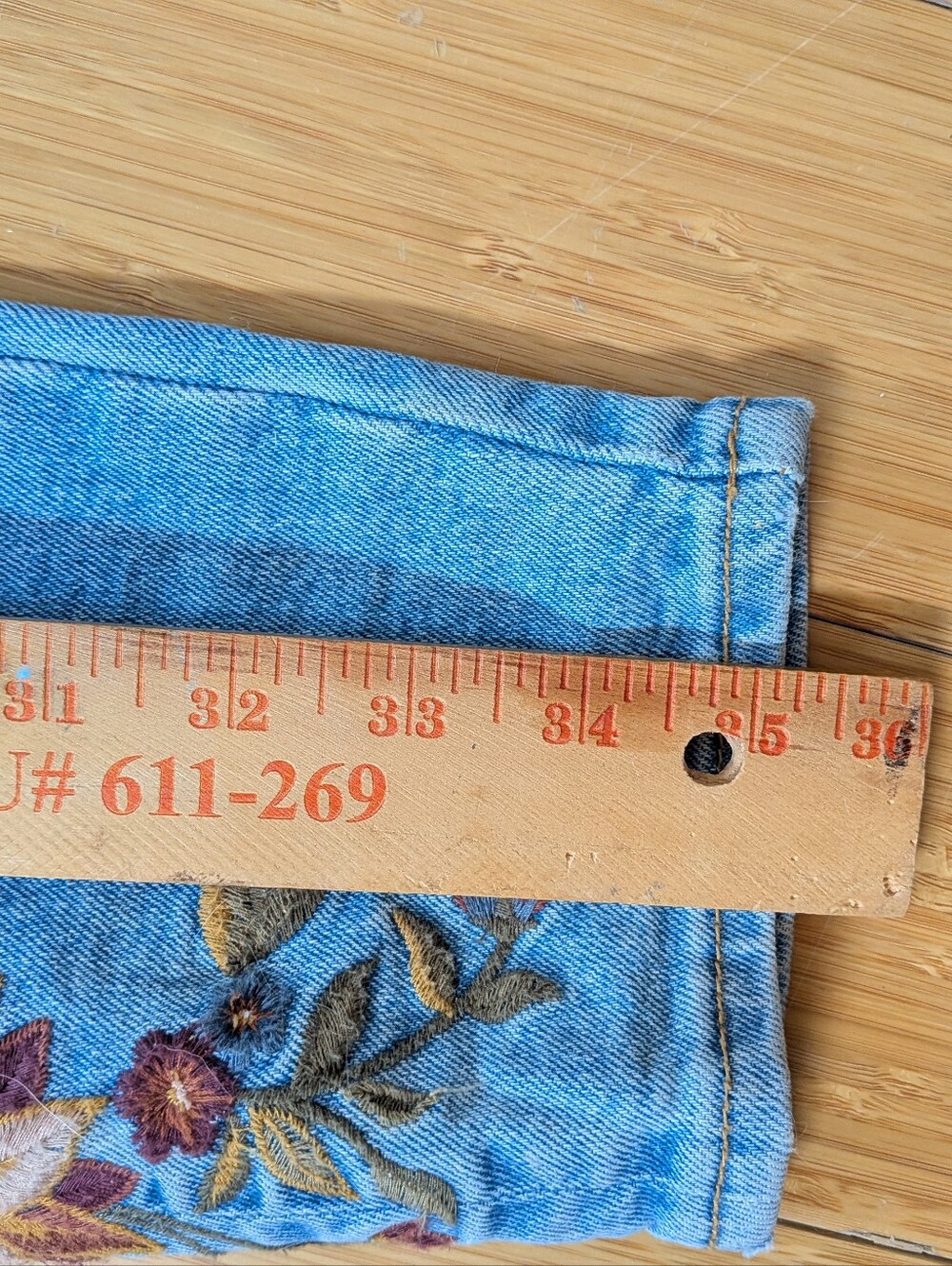 Driftwood Jackie High-Rise, Waist 27, Length 28, Embroidered Light Blue Jeans - Picture 6 of 9